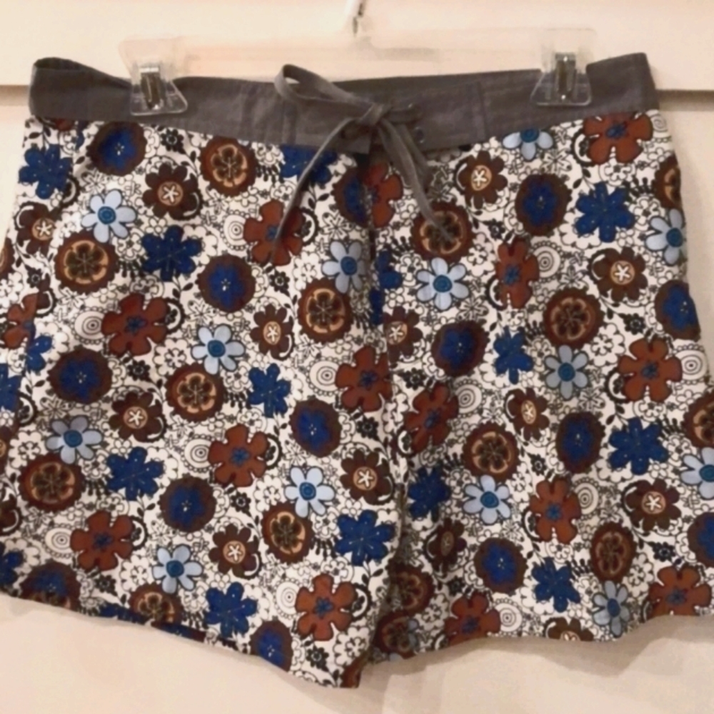 💥SALE💥NWT PT Sportswear Board Shorts Hippie Boho Floral